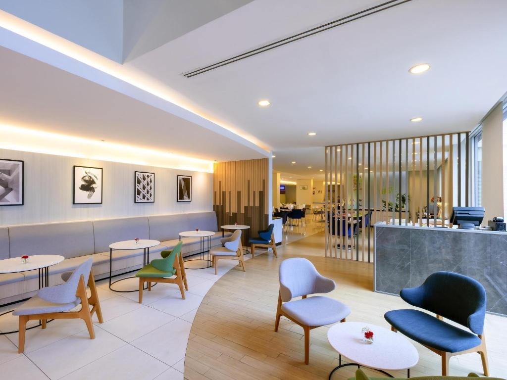 هتل بیس ستورن